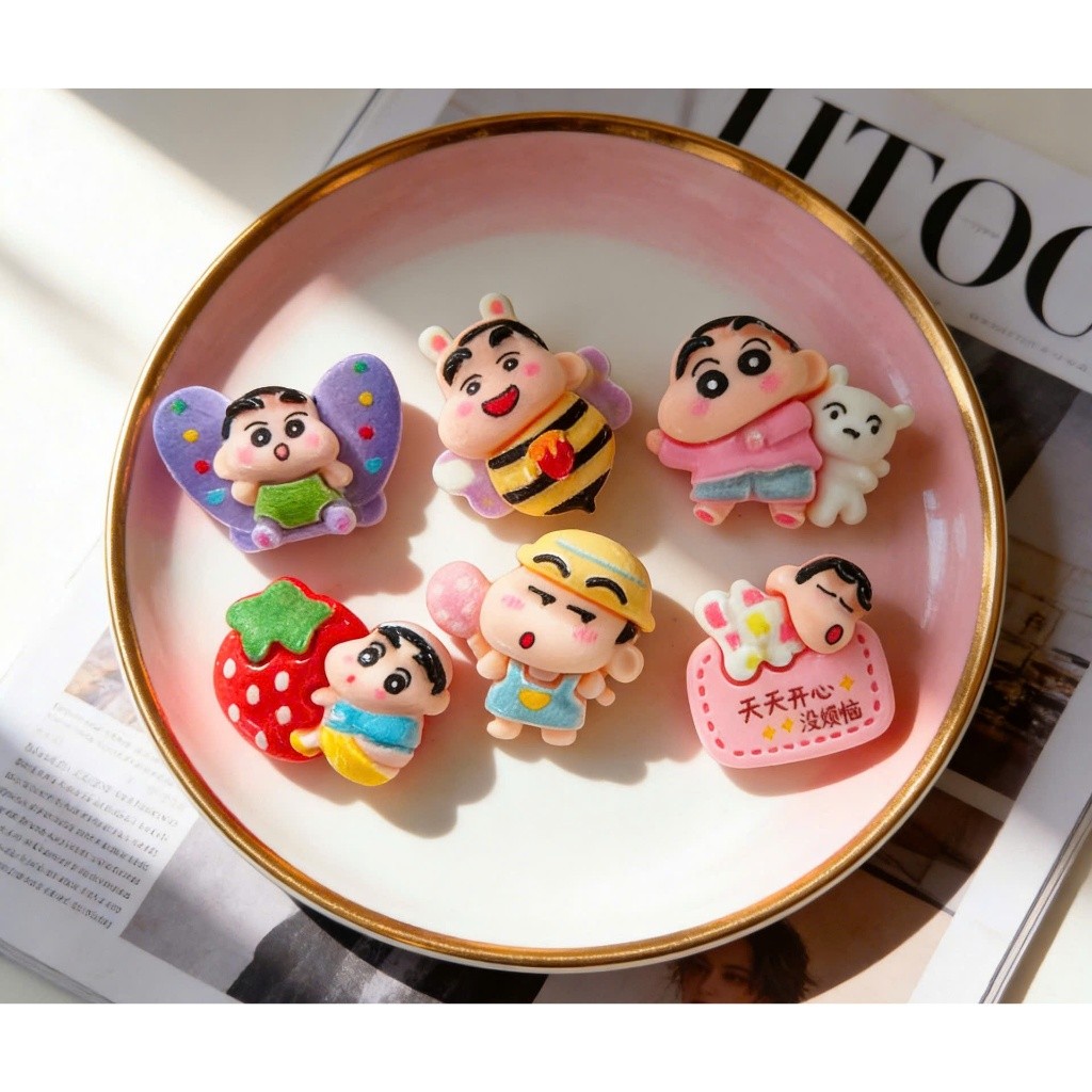 Charm gắn dép: Charm Shin thế giới kẹo ngọt - Set 06 sticker ngọt ngào dễ thương
