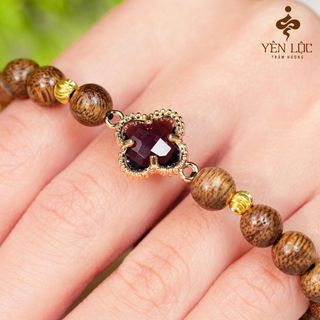 Vòng Tay Trầm Hương Cỏ Bốn Lá - Đá Lưu Ly Mong Cầu May Mắn - Trầm Hương Yên Lộc