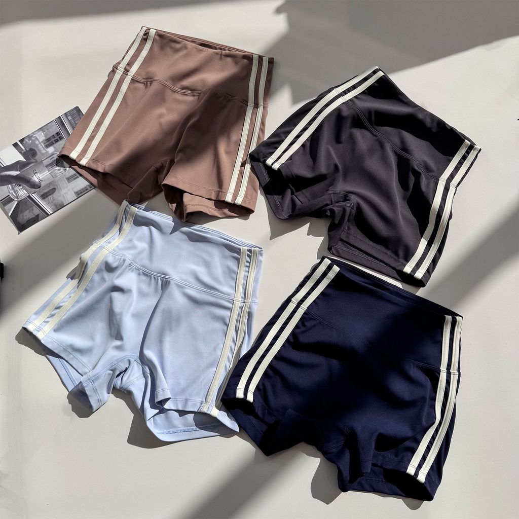 Trắng Hemming Thể Thao Quần Short Nữ Cao Cấp Thể Hiện Hông Mùa Hè Thể Dục Mặc Quần Tập Yoga Khỏa Thân Cảm Thấy Nhảy Tập Luyện Quần Ba Điểm