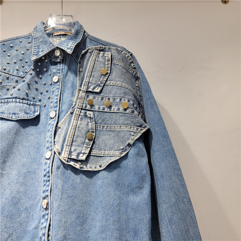 Mùa Xuân 2026 - Áo sơ mi denim dài tay với hạt kim cương tương phản thủ công