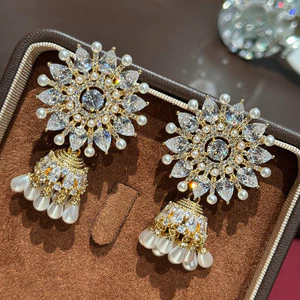 Bông tai hoa ngọc trai zircon thiết kế sang trọng