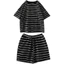 Bộ đồ hai mảnh áo thun ngắn tay và quần short dáng rộng, size lớn phổ biến