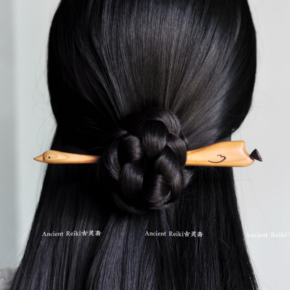 Kẹp Tóc Gỗ Đàn Hương Hình Ngỗng Lớn - Thiết Kế Cổ Điển Cuộn Dây Độc Đáo