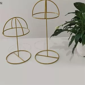 NS Để Bàn Mũ Sắt Rèn Ra Trung Tâm Mua Sắm Điều Chỉnh, Kệ Mũ Bảo Quản Màu Trắng Và Vàng NS