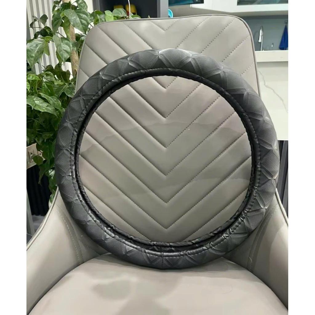 Bọc vô lăng 6D quả trám đủ size cho các dòng xe con, xe tải, xe khách, xe đầu kéo và xe giường nằm