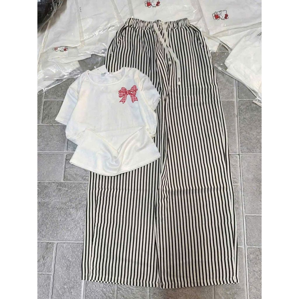 sét bộ quần dài kẻ vằn đũi xốp siêu xinh+mix áo Croptop hình nơ caro đỏ in ng ự c chất tăm-chang3158