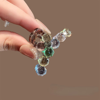 Kẹp tóc thời trang với pha lê nhỏ nhiều màu sắc, phụ kiện đầu đẹp mắt và tinh tế.