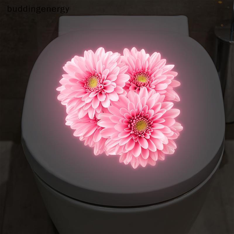 {BUDDI} Phòng tắm phát sáng Nhà vệ sinh Stier Đèn ngủ màu hồng Hoa cúc Vỏ bọc ghế vệ sinh Stier Tự dính Làm đẹp trang trí nội thất {buddingenergy}
