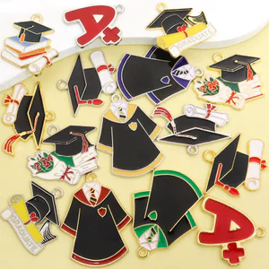10 chiếc Áo choàng cử nhân mùa tốt nghiệp / Mũ cử nhân / Văn bằng / Thiết kế bó hoa Bùa hợp kim dầu nhỏ giọt cho móc khóa vòng cổ DIY - Quà lưu niệm khởi đầu đi học và tốt nghiệp