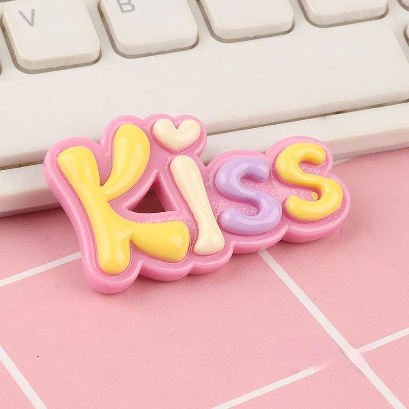 Set Charm Chữ Pastel “LOVE – MISS – NICE- KISS- SMILE ” Cute Baby – Charm Gắn Dép Xinh Xắn Hot Trend 👟✨