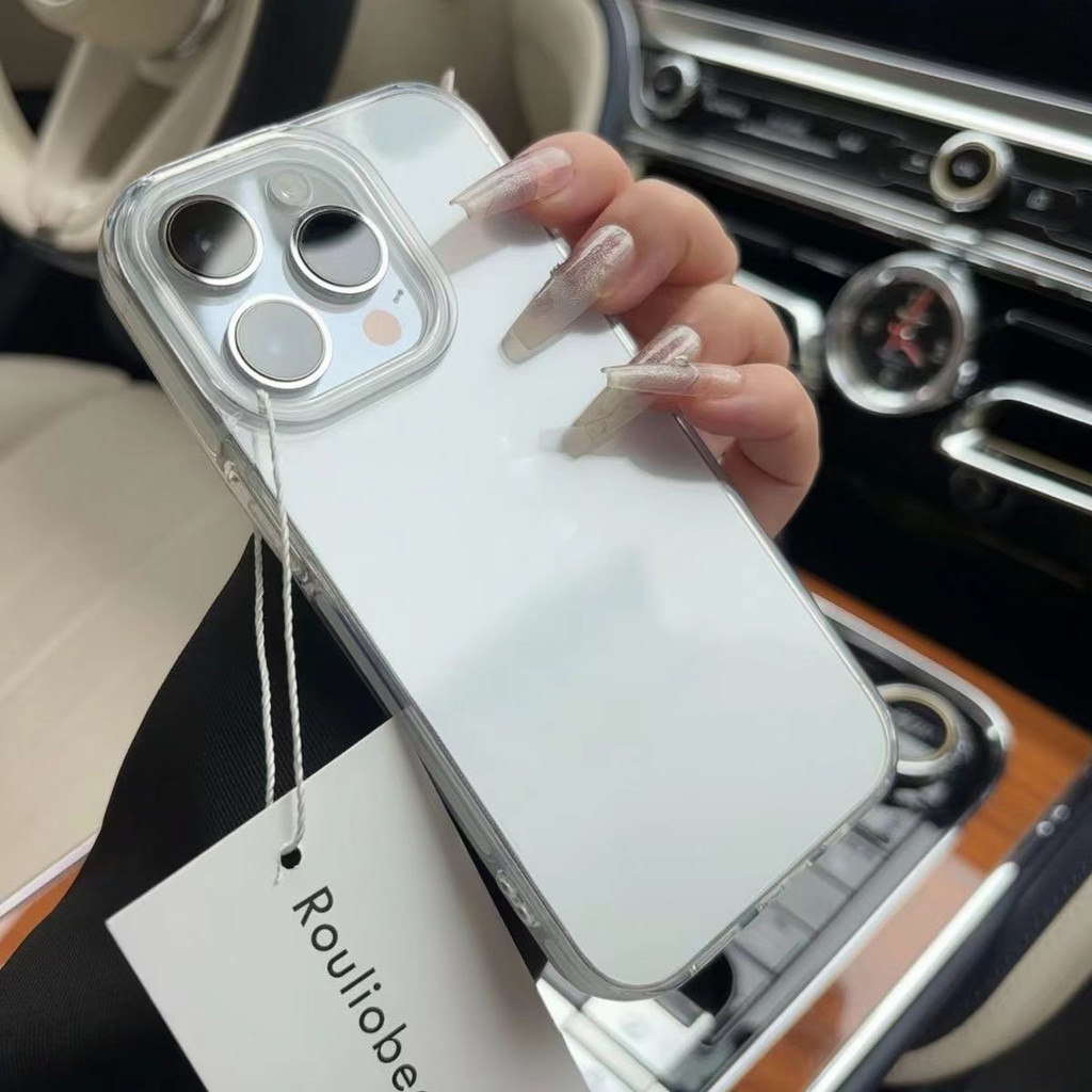 High transparency and large holes are suitable for iPhone16promax phone cases16Transparent