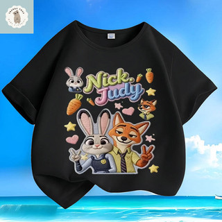 Áo thun cổ tròn thoải mái được thêu hình Judynick của Disney, được thiết kế dành riêng cho bé gái.