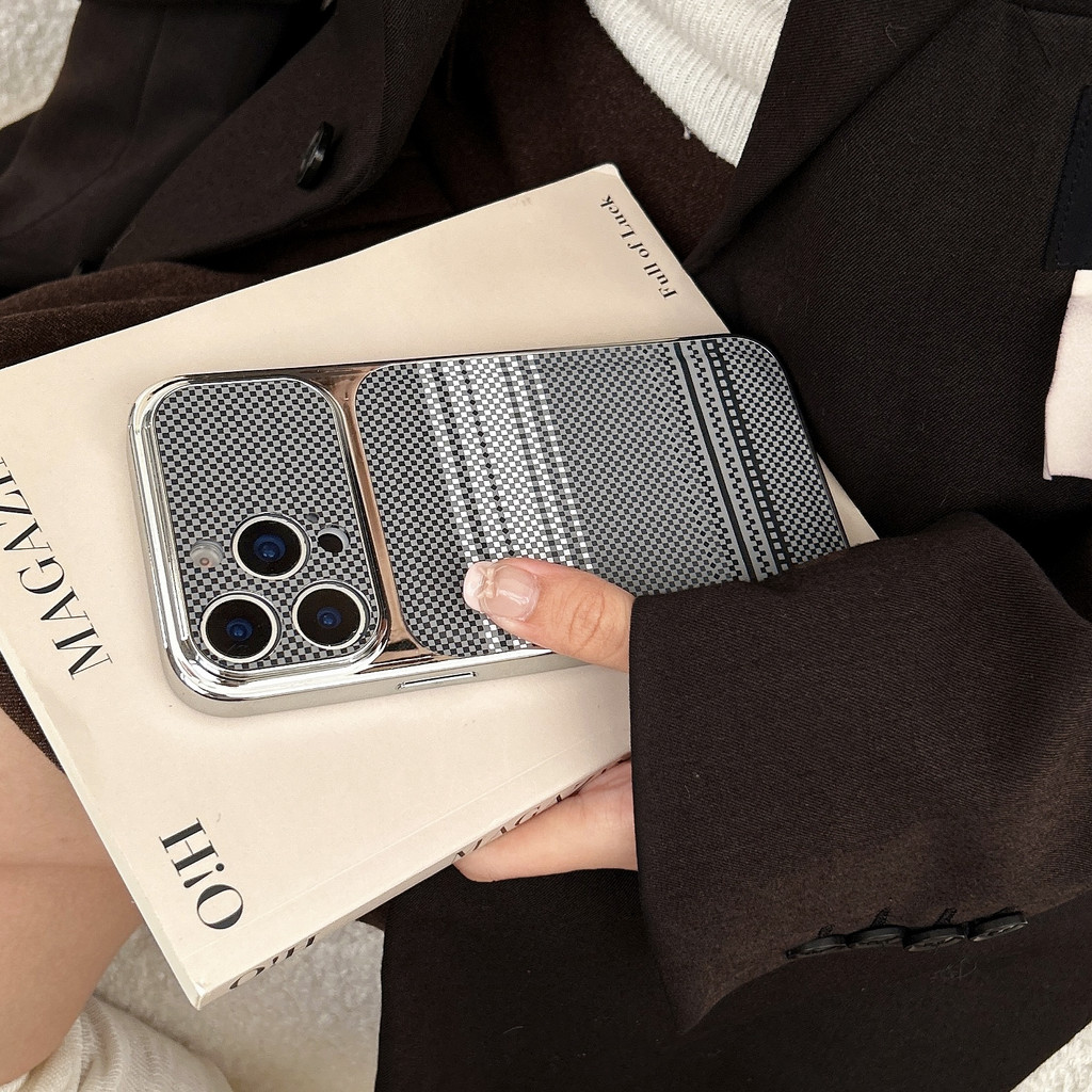 High-end striped iPhone case is suitable for iPhone 17 Pro Max, 17, 16, 15, 14, 13, 12, and 11