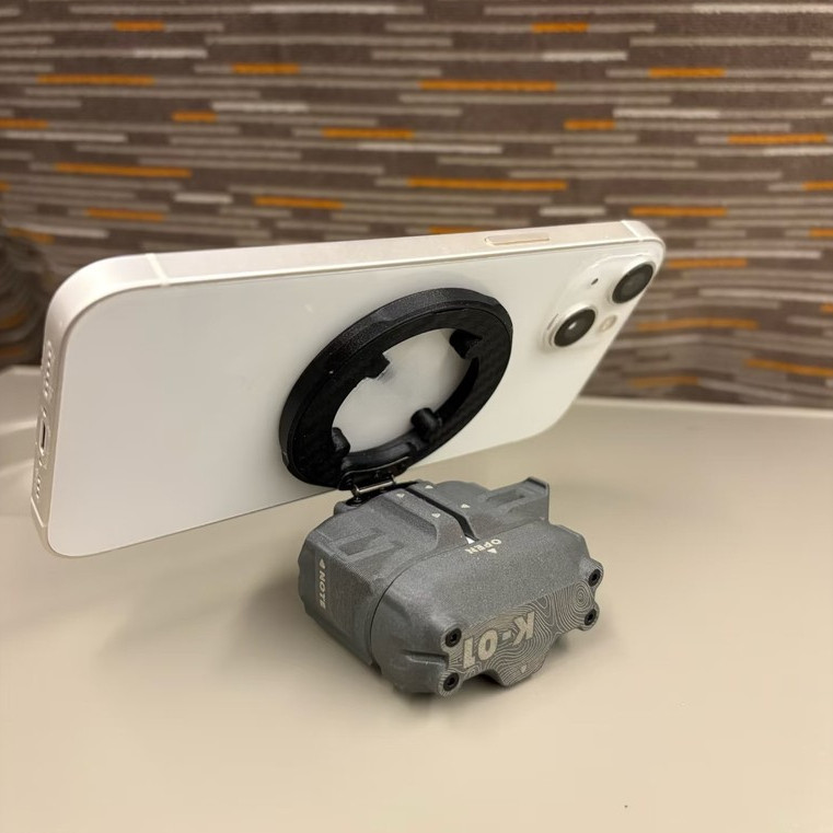 Vỏ tai nghe ống kính ngụy trang Thích hợp cho AirPodsPro3 / AirPods4 Vỏ bảo vệ từ tính có giá đỡ Vỏ tai nghe chống thất lạc Hàng có sẵn Chống sốc Chống va chạm