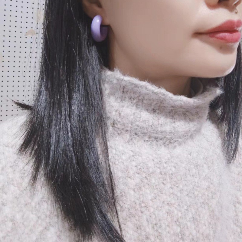 Bông tai đỏ hình chữ C màu kẹo, đa năng cho nữ