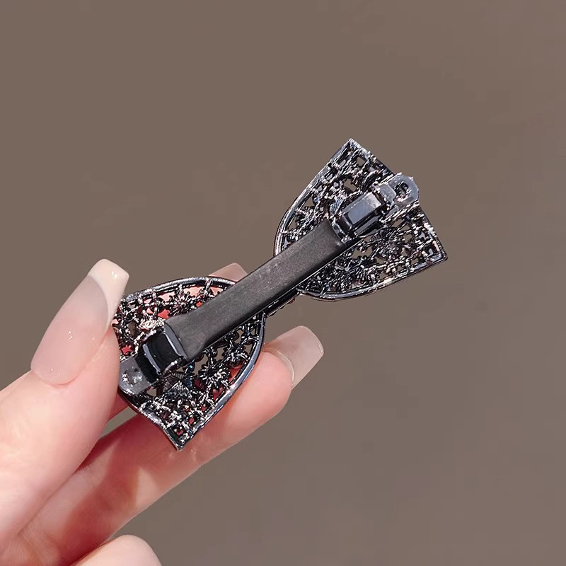 Kẹp Tóc Ngọc Trai Pháp Rỗng, Ánh Sáng Sang Trọng và Kim Cương Giả - Phong Cách Retro Mùa Xuân