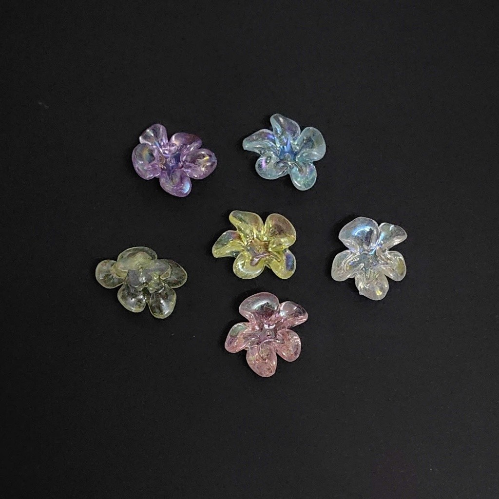 SET STICKER/ CHARM GẮN DÉP: 6 HOA NHỰA AB ÁNH CẦU VỒNG NHIỀU MÀU - PHỤ KIỆN DIY SIÊU VIP