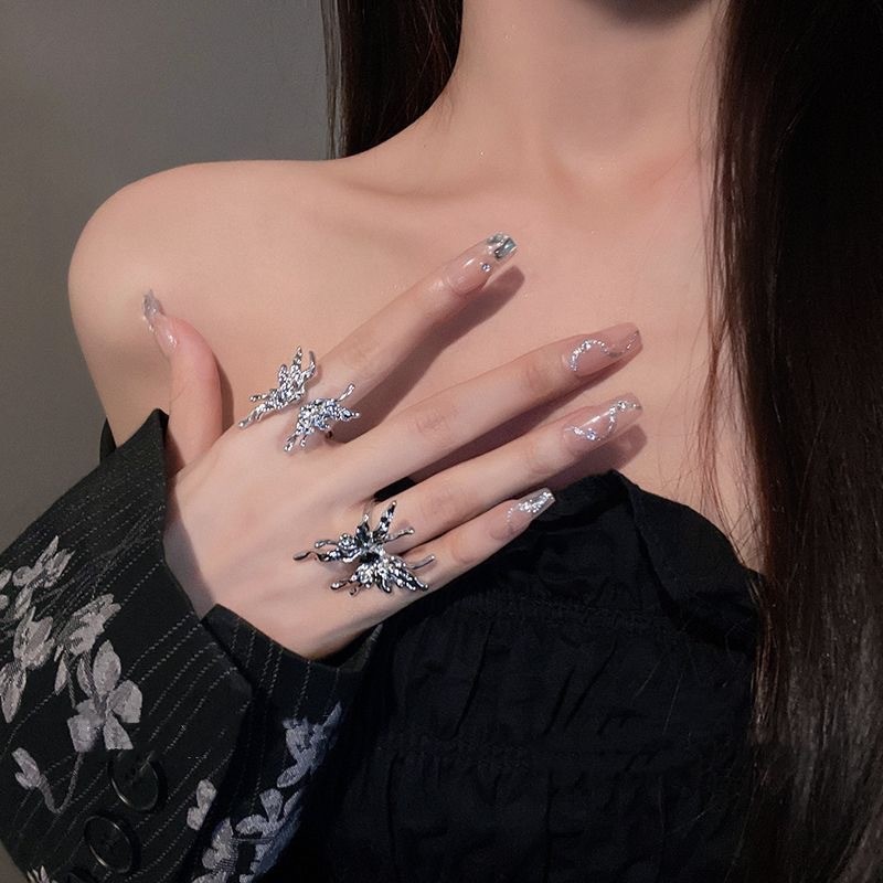 Bộ Nhẫn Phụ Nữ Với Kiểu Dáng Butterfly Mở, Thiết Kế Cao Cấp Và Sang Trọng, Phù Hợp Làm Quà Tặng