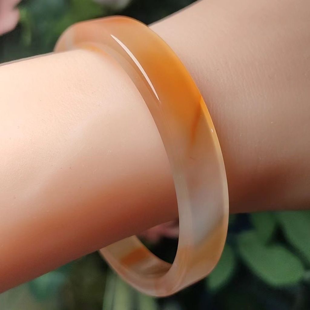 Vòng tay nữ vuông mã não màu mật ong trong suốt