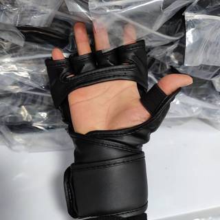 Boxing Glove Adult Men MMA Half Finger Training Professional Fight Boxing Gloves q8zH