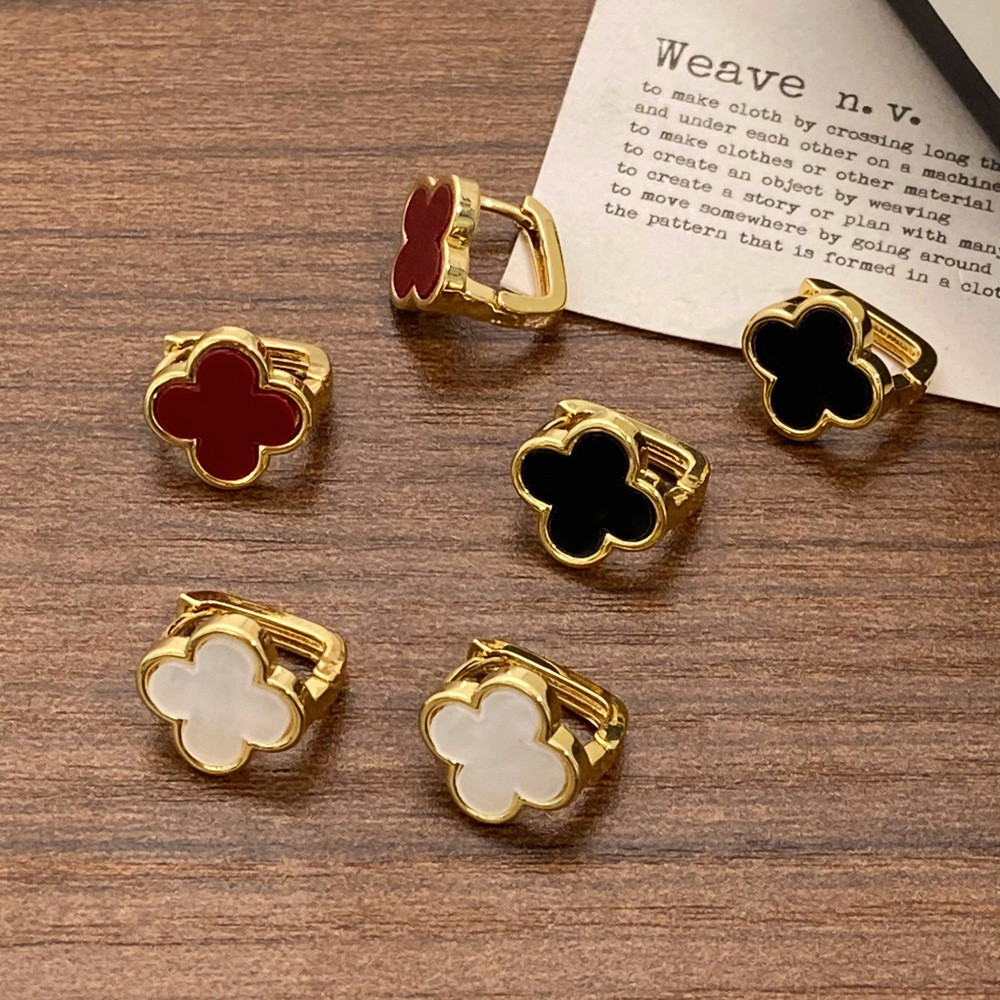 Bán chạy Hoa May Mắn Đen Đơn Giản Phù Hợp Với Phong Cách Sang Trọng Bông Tai Khóa Tai Nữ
