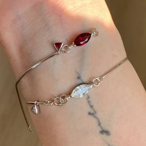 Phong Cách Tối Giản Mắt Ngựa Kim Cương Ruby Rắn Xương Vòng Tay Nữ Giọt Nước Zircon Vòng Tay Phù Hợp Với Một Mảnh Giao Hàng