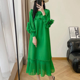 Đầm Miyake mùa hè phong cách mới với họa tiết lá sen và hoa ba chiều