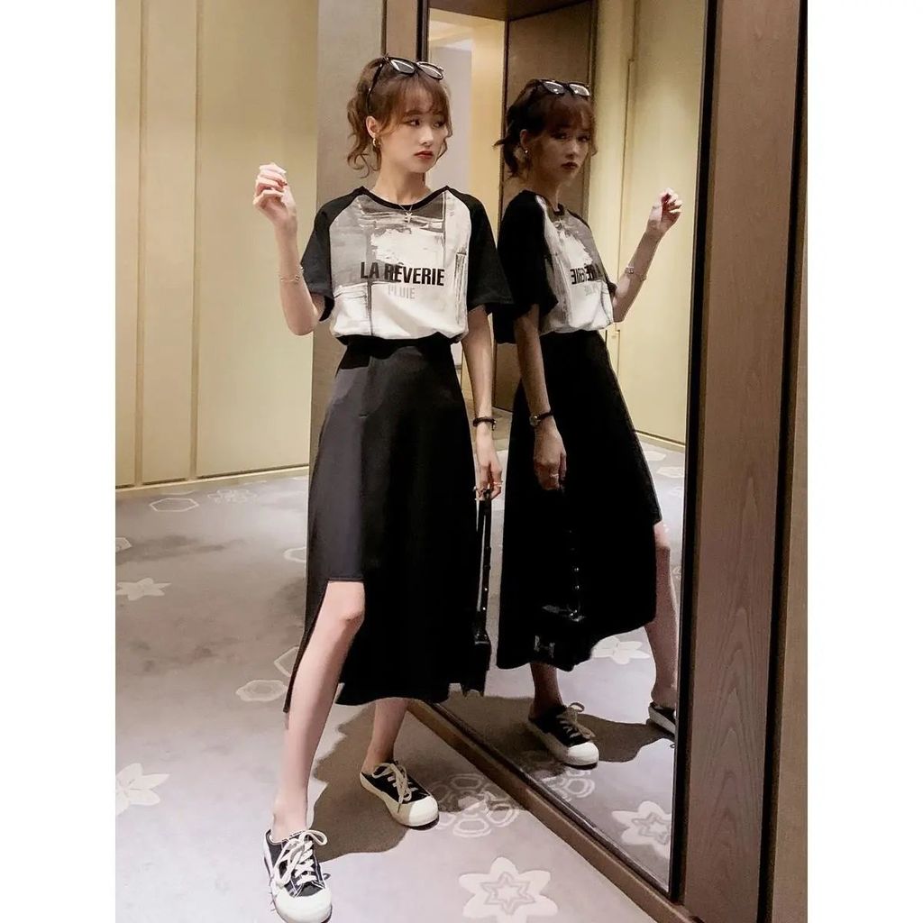 Bộ váy kiểu nữ thần thanh lịch dành cho nữ, thời trang mùa hè gồm áo thun ngắn tay in họa tiết + chân váy xẻ tà không đề