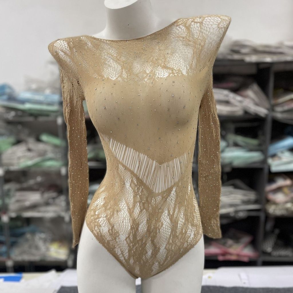 Milyfashion Áo sơ mi có độ co giãn tốt, form slim-fit, phong cách gợi cảm với cổ tròn và tay dài, phù hợp để nhảy múa