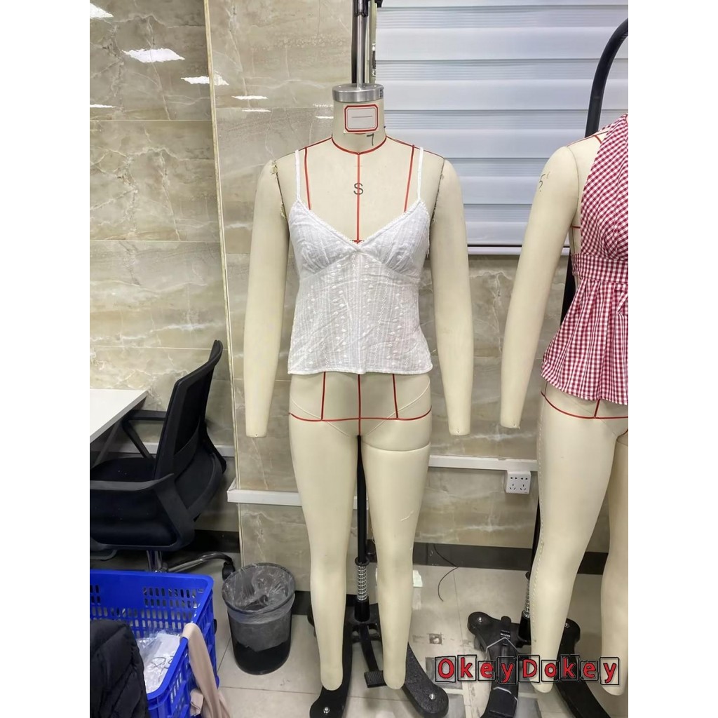 Áo sơ mi nữ màu trắng không tay hở lưng cổ chữ V, phù hợp mặc hàng ngày mùa hè