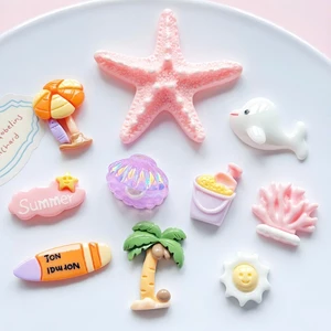 Set Charm Biển Mùa Hè Pastel Cute – Sao Biển, Vỏ Sò, Cá Heo, Dừa, Phao Bơi, Kem, Nắng – Charm Gắn Dép Dễ Thương