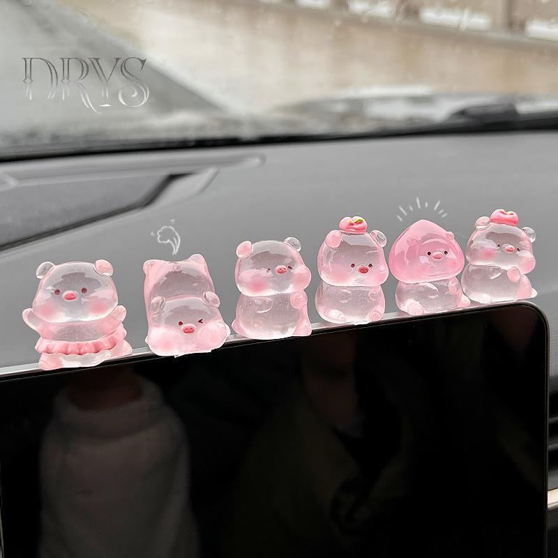 (TFT) 1 Bộ Đồ Trang Trí Ô Tô Dễ Thương Hoạt Hình Nhựa Heo Mô Hình Bảng Điều Khiển Trung Tâm Ô Tô Trang Trí Nội Thất Ô Tô Bảng Điều Khiển Phụ Kiện MỚI