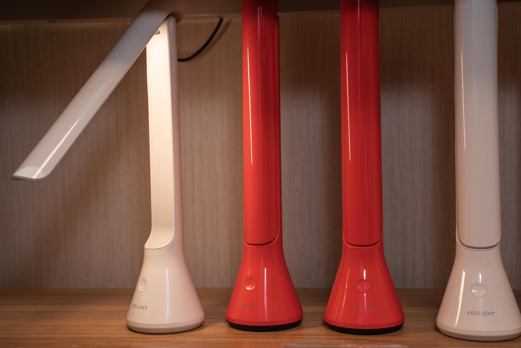 Mô tả Đèn bàn tích điện Yeelight Z1 dung lượng pin lên đến 1800mah, phù hợp văn phòng, bàn làm việc - Hàng chính hãng - 2