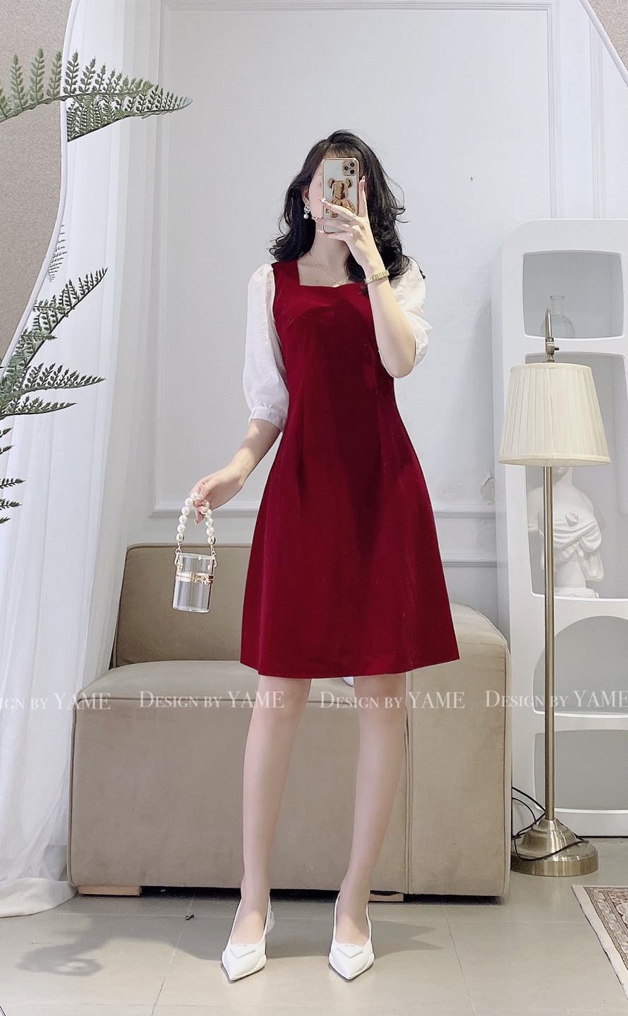 Mô tả Váy đầm nhung đỏ dài tay trắng phối 2 cổ vuông dáng xoè thanh lịch YAME - 1