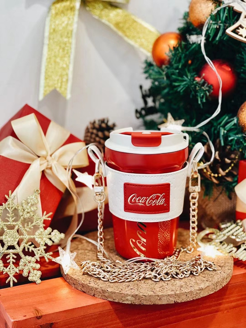 Mô tả Cốc giữ nhiệt APIYOO 390ml bằng thép không gỉ 316 họa tiết Coca Cola phiên bản giáng sinh - 1