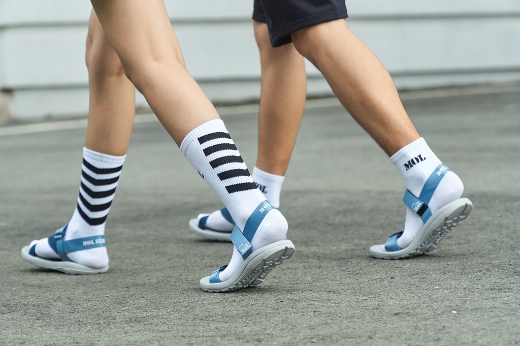 Mô tả Sandal nam nữ unisex MOL quai chữ Z MS1166XD màu xanh - 9