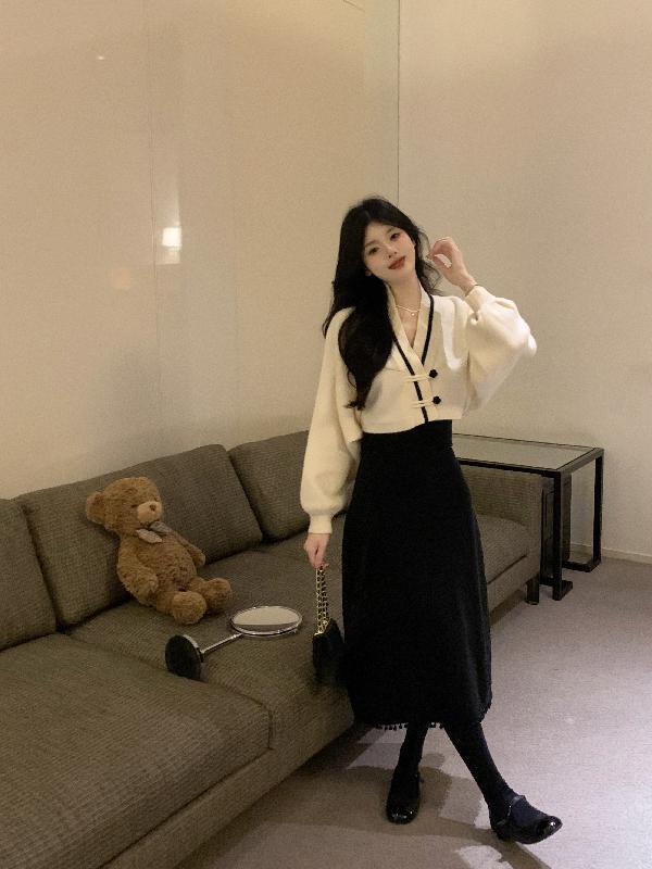 [YU]Ysyours Ngắn Sang Trọng Mới Trung Quốc Snap V-neck Áo Len Nữ Mùa Xuân Nhỏ Lỏng Lẻo Áo Len