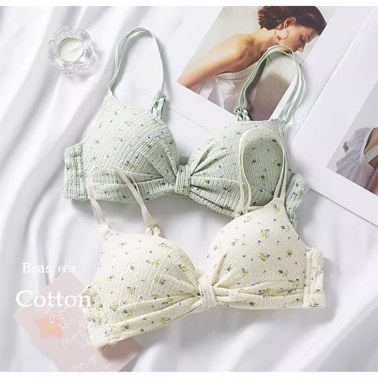 Áo Ngực Không Gọng 3 / 4 Cup Nâng Ngực Không Đường May Dây Chéo Lưng Họa Tiết Hoa Xinh Xắn Cho Bạn Gái