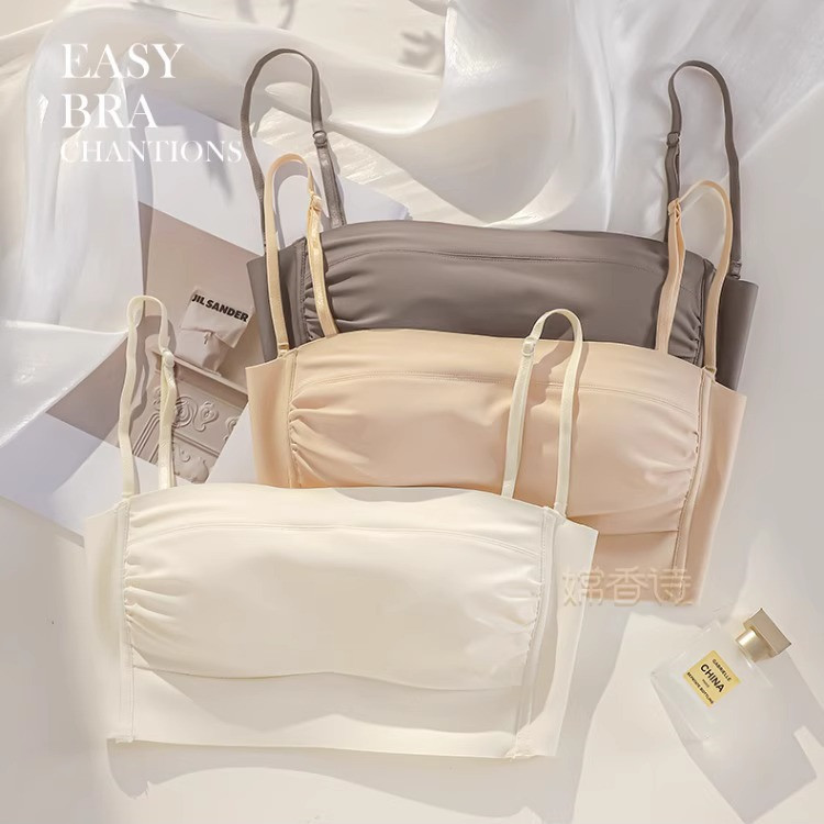 Áo ngực bralette gợi cảm cho cô gái trẻ, quần lót đẩy ngực nhỏ gọn