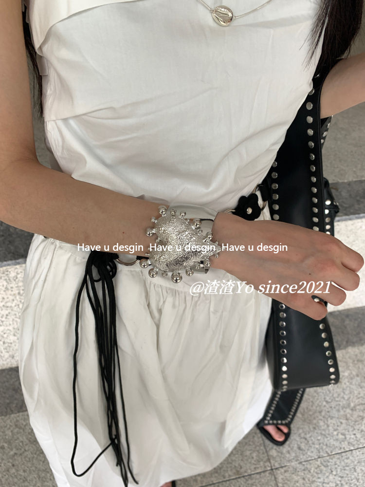 Have u desgin Phong Cách Hàn Quốc ins Niche Design Sense Bạc Trái Tim Tình Yêu Gai Bóng Rộng Vòng Tay Ánh Sáng Sang Trọng Retro Vòng Tay
