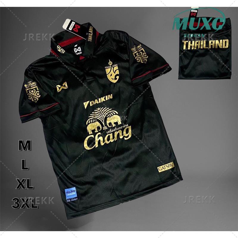 (Miễn phí tùy chỉnh tên và số) Áo đấu ve áo cho đội tuyển quốc gia Thái Lan chỉ là áo sơ mi thêu vải mềm mại, mát mẻ, thích hợp cho cả nam và nữ mặc.