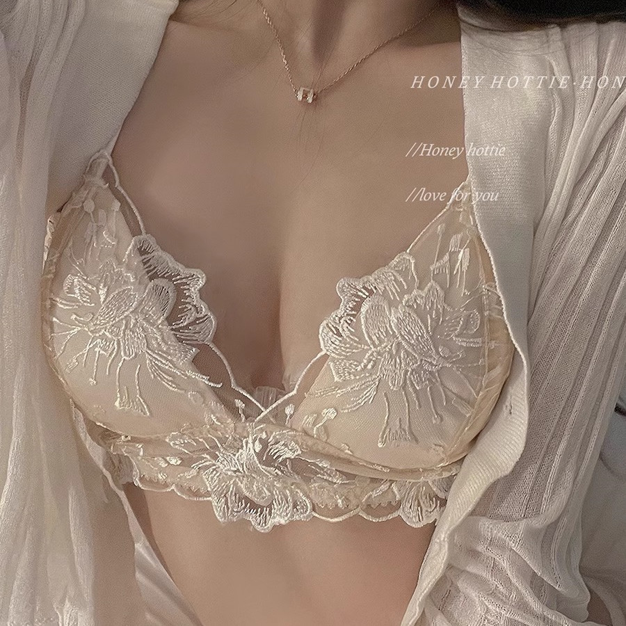 [Sẵn sàng] Áo ngực thêu hoa gợi cảm cho bé gái mềm mại 3 / 4 cốc mỏng Đồ lót không dây nữ Đồ lót chất lượng cao Push Up Áo ngực nữ