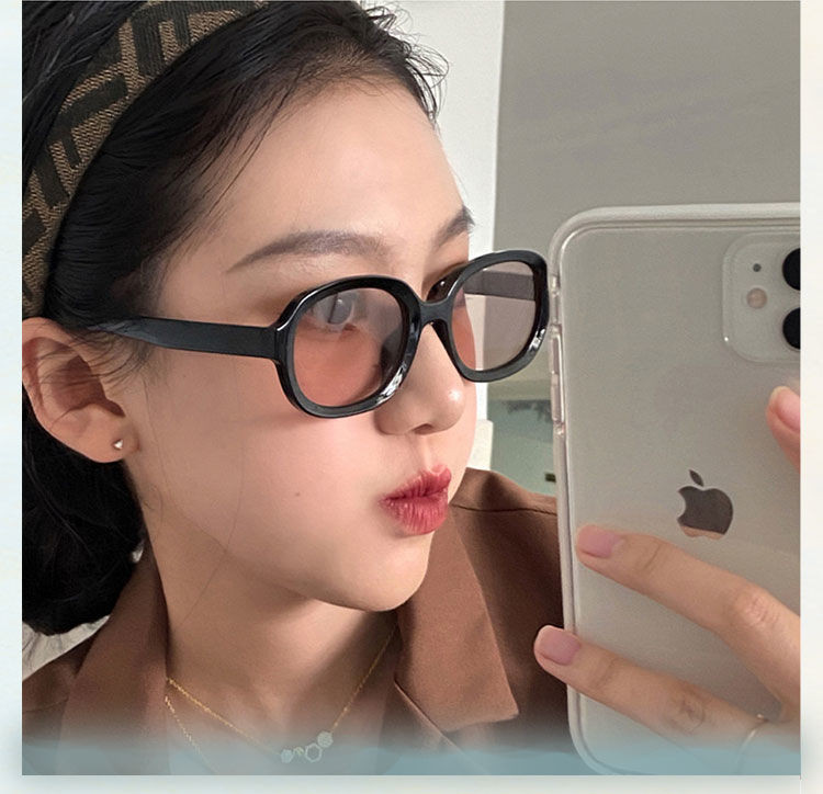 Kính râm màu nâu cổ điển Kính râm nữ Khung hẹp Kính râm hình bầu dục Nam