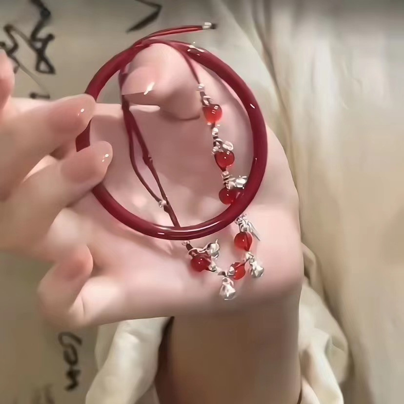 Vòng tay nữ Chuông dây đỏ Vòng tay Fu Thương hiệu Vòng tay bện Vòng tay cổ