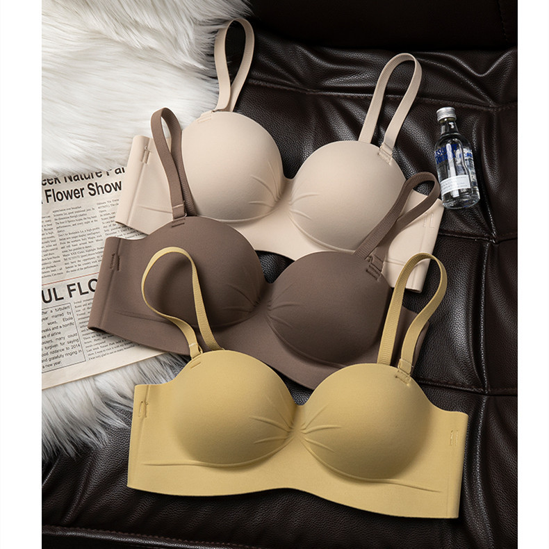 Miếng bọt biển dày Cô gái trẻ Push Up Bra Thoải mái Mềm mại Không dây Quần lót nữ liền mạch 3 / 4 Cup Đồ lót nữ