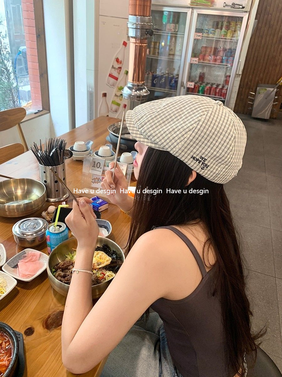 Have u desgin Thêu Chữ Checkered Phía Trước Mũ Thể Hiện Mặt Nhỏ Họa Sĩ Mũ Mỏng Phong Cách Thoáng Khí Văn Học Phù Hợp Với Mũ Nồi Nữ