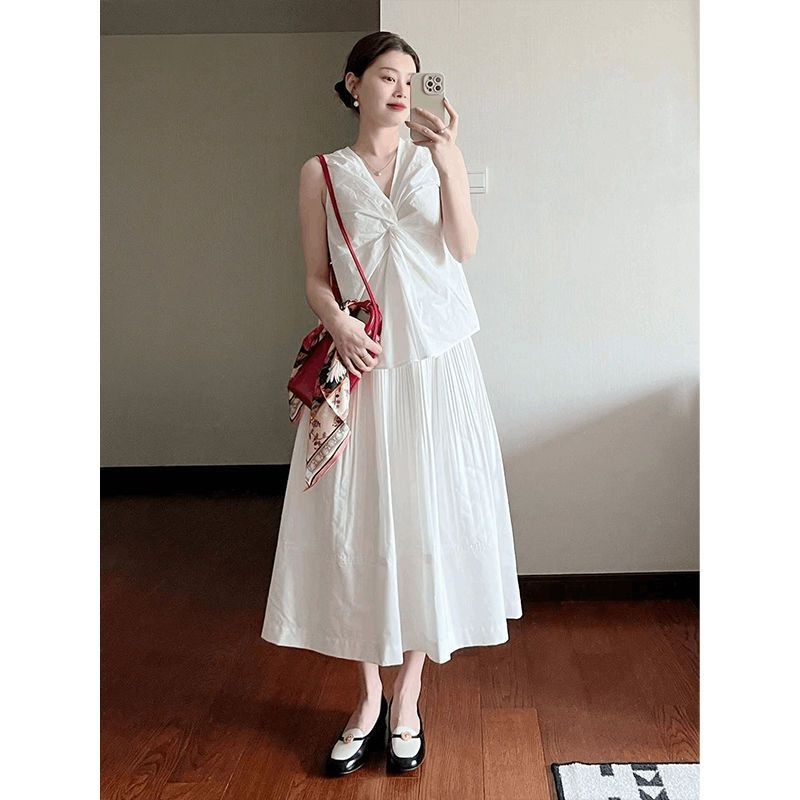 Lan ~ [Bộ đồ nữ] Mùa hè kiểu Pháp Niche nhẹ nhàng Tính khí nhẹ nhàng Ánh sáng cao cấp Phong cách trưởng thành Áo Bud không tay + Váy nửa dài Bộ đồ hai mảnh