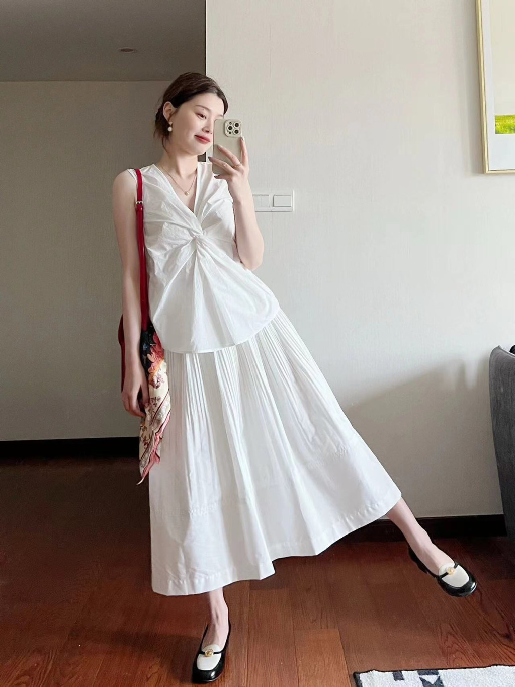 Lan ~ [Bộ đồ nữ] Mùa hè kiểu Pháp Niche nhẹ nhàng Tính khí nhẹ nhàng Ánh sáng cao cấp Phong cách trưởng thành Áo Bud không tay + Váy nửa dài Bộ đồ hai mảnh