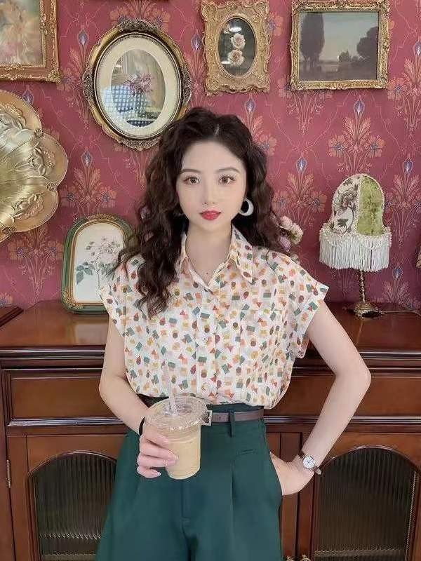 Lan ~ Hồng Kông Phong Cách Retro Nhiều Màu Sắc In Hoa Mùa Hè Phong Cách Mới Thiết Kế Niche Tính Khí Áo Sơ Mi Tay Ngắn Nữ