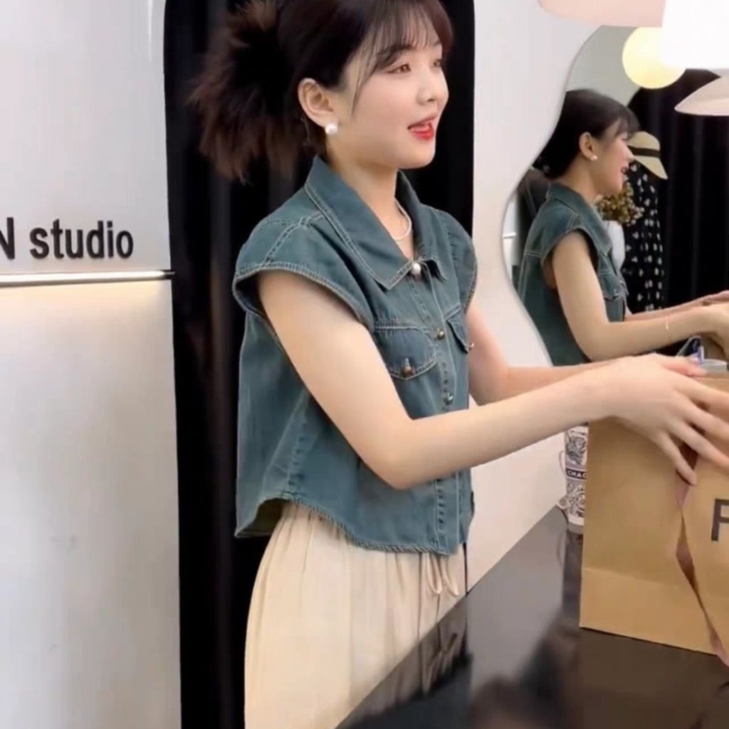 Lan ~ Phiên bản hàn quốc Retro Tính khí Áo ghi lê cổ polo Áo sơ mi Denim nữ mùa hè ngọt ngào Phong cách mát mẻ phù hợp cho mọi trận đấu Áo khoác ngắn Niche
